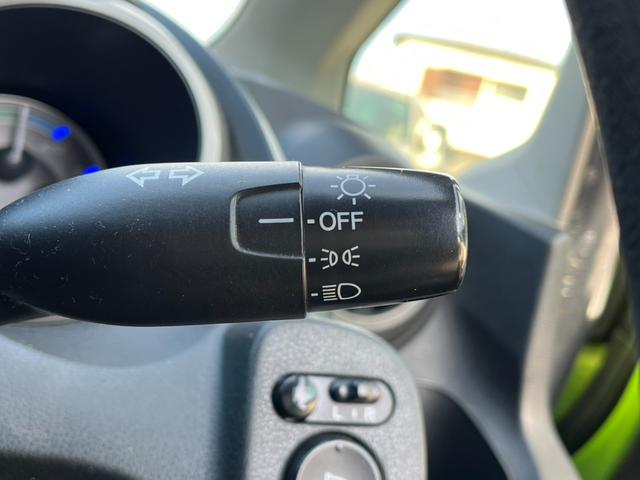 フィットハイブリッド ベースグレード ハイブリッド バックカメラ ナビ TV オートクルーズコントロール キーレスエントリー CVT 盗難防止システム 衝突安全ボディ CD USB ミュージックプレイヤー接続可 ABS(8枚目)