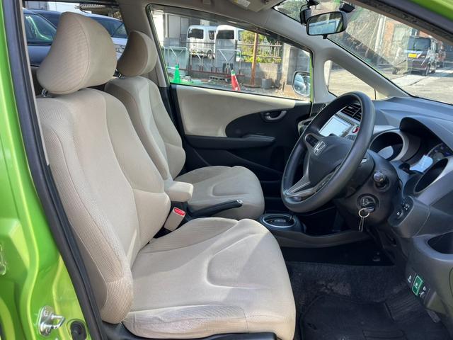 フィットハイブリッド ベースグレード ハイブリッド バックカメラ ナビ TV オートクルーズコントロール キーレスエントリー CVT 盗難防止システム 衝突安全ボディ CD USB ミュージックプレイヤー接続可 ABS(11枚目)