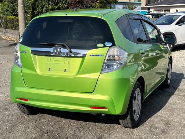 フィットハイブリッド ベースグレード ハイブリッド バックカメラ ナビ TV オートクルーズコントロール キーレスエントリー CVT 盗難防止システム 衝突安全ボディ CD USB ミュージックプレイヤー接続可 ABS(17枚目)