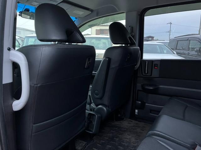 ステップワゴンスパーダ Z クールスピリット ETC バックカメラ ナビ TV オートクルーズコントロール 両側電動スライドドア オートライト HID スマートキー アイドリングストップ 3列シート CVT アルミホイール CD USB(29枚目)