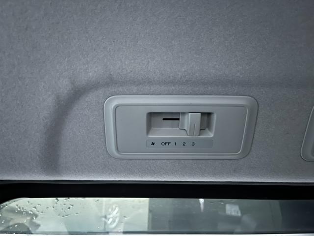 ステップワゴンスパーダ Z クールスピリット ETC バックカメラ ナビ TV オートクルーズコントロール 両側電動スライドドア オートライト HID スマートキー アイドリングストップ 3列シート CVT アルミホイール CD USB(30枚目)