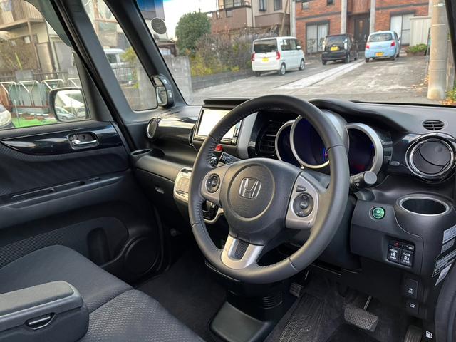 N-BOXカスタム G ターボSSパッケージ 4WD バックカメラ 両側電動スライドドア ナビ TV オートクルーズコントロール 衝突被害軽減システム オートライト HID スマートキー アイドリングストップ ベンチシート(3枚目)