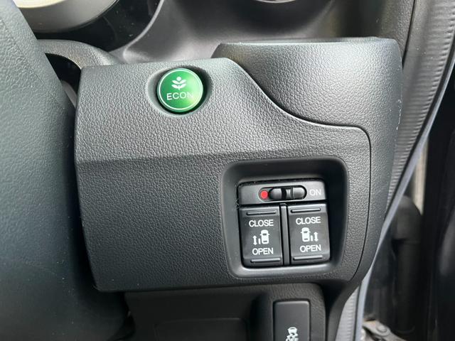 N-BOXカスタム G ターボSSパッケージ 4WD バックカメラ 両側電動スライドドア ナビ TV オートクルーズコントロール 衝突被害軽減システム オートライト HID スマートキー アイドリングストップ ベンチシート(8枚目)