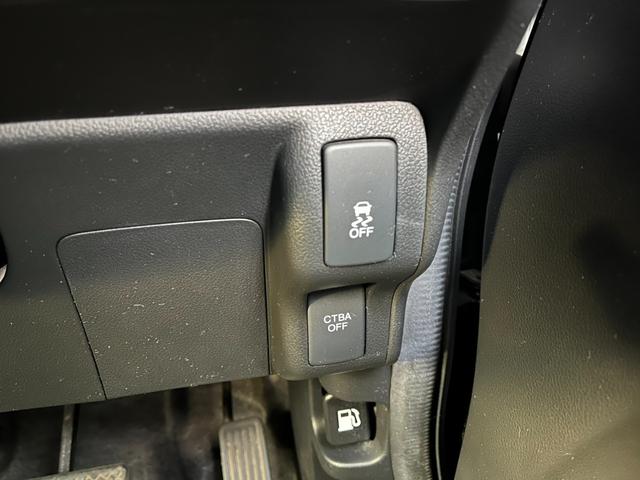 N-BOXカスタム G ターボSSパッケージ 4WD バックカメラ 両側電動スライドドア ナビ TV オートクルーズコントロール 衝突被害軽減システム オートライト HID スマートキー アイドリングストップ ベンチシート(9枚目)