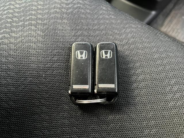 N-BOXカスタム G ターボSSパッケージ 4WD バックカメラ 両側電動スライドドア ナビ TV オートクルーズコントロール 衝突被害軽減システム オートライト HID スマートキー アイドリングストップ ベンチシート(12枚目)