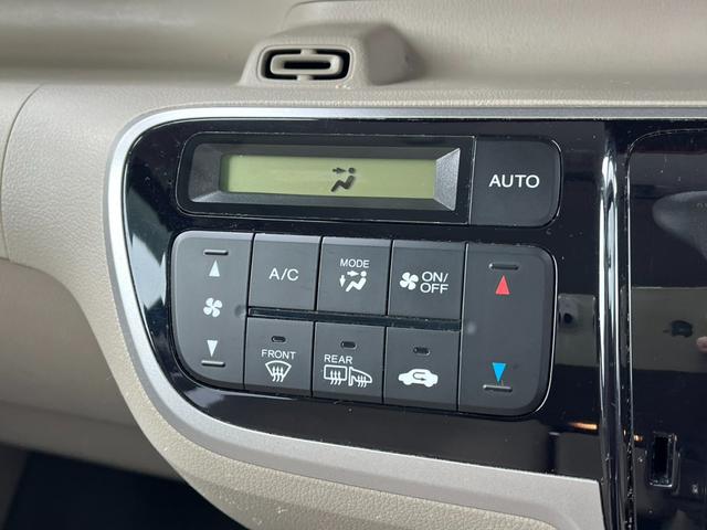 N-BOX G 4WD 両側スライドドア スマートキー アイドリングストップ ベンチシート CVT 盗難防止システム ABS ESC CD USB ミュージックプレイヤー接続可 衝突安全ボディ エアコン(4枚目)