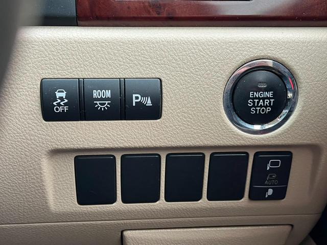 プッシュエンジンスタートシステム、エンジン始動・停止をワンタッチで行うことができます。