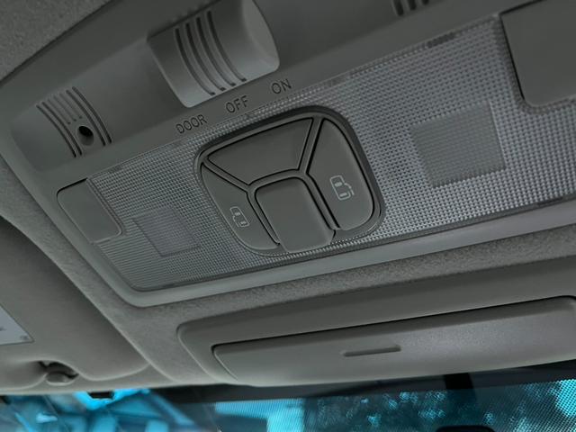 エスティマ 2.4アエラス 20thアニバーサリーエディション 4WD バックカメラ ナビ TV クリアランスソナー オートクルーズコントロール 両側電動スライドドア HID スマートキー 電動格納ミラー 3列シート オットマン CVT アルミホイール CD(10枚目)