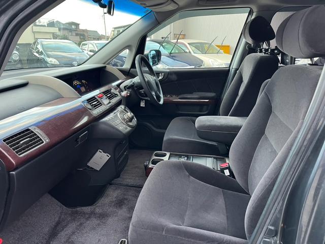 エリシオン ＨＤＤナビエディション　両側スライド・片側電動　オートライト　ＨＩＤ　キーレスエントリー　３列シート　ＡＴ　アルミホイール　盗難防止システム　衝突安全ボディ　ＡＢＳ　エアコン　パワーステアリング（8枚目）