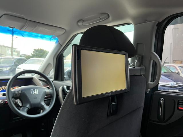 エリシオン ＨＤＤナビエディション　両側スライド・片側電動　オートライト　ＨＩＤ　キーレスエントリー　３列シート　ＡＴ　アルミホイール　盗難防止システム　衝突安全ボディ　ＡＢＳ　エアコン　パワーステアリング（9枚目）