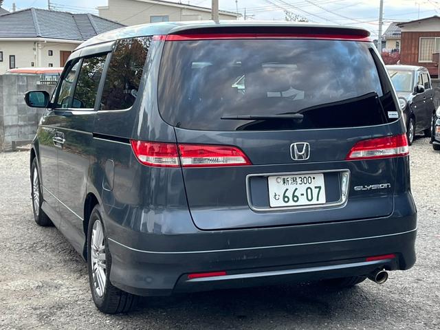 エリシオン ＨＤＤナビエディション　両側スライド・片側電動　オートライト　ＨＩＤ　キーレスエントリー　３列シート　ＡＴ　アルミホイール　盗難防止システム　衝突安全ボディ　ＡＢＳ　エアコン　パワーステアリング（17枚目）