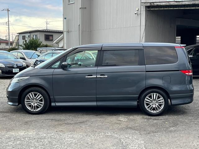 エリシオン ＨＤＤナビエディション　両側スライド・片側電動　オートライト　ＨＩＤ　キーレスエントリー　３列シート　ＡＴ　アルミホイール　盗難防止システム　衝突安全ボディ　ＡＢＳ　エアコン　パワーステアリング（18枚目）