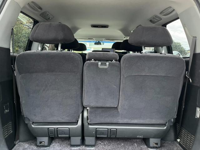 エリシオン ＨＤＤナビエディション　両側スライド・片側電動　オートライト　ＨＩＤ　キーレスエントリー　３列シート　ＡＴ　アルミホイール　盗難防止システム　衝突安全ボディ　ＡＢＳ　エアコン　パワーステアリング（19枚目）