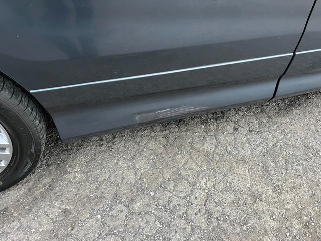 エリシオン ＨＤＤナビエディション　両側スライド・片側電動　オートライト　ＨＩＤ　キーレスエントリー　３列シート　ＡＴ　アルミホイール　盗難防止システム　衝突安全ボディ　ＡＢＳ　エアコン　パワーステアリング（23枚目）