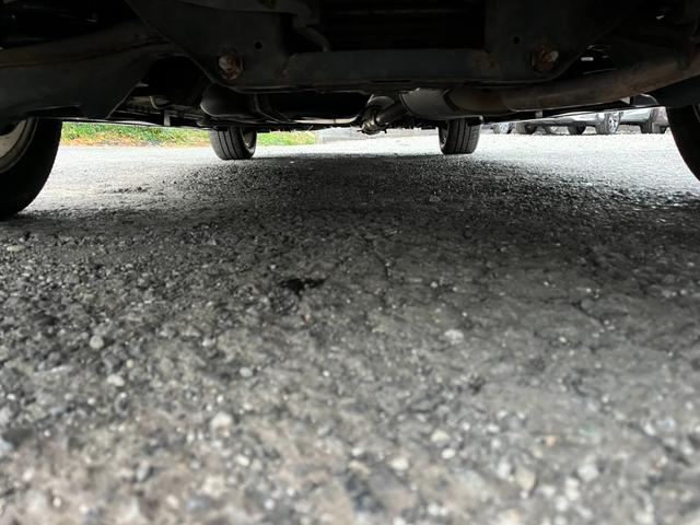 エリシオン ＨＤＤナビエディション　両側スライド・片側電動　オートライト　ＨＩＤ　キーレスエントリー　３列シート　ＡＴ　アルミホイール　盗難防止システム　衝突安全ボディ　ＡＢＳ　エアコン　パワーステアリング（24枚目）