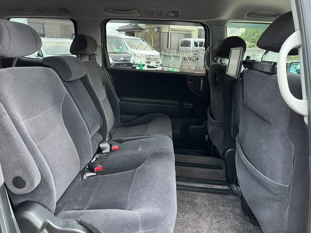 エリシオン ＨＤＤナビエディション　両側スライド・片側電動　オートライト　ＨＩＤ　キーレスエントリー　３列シート　ＡＴ　アルミホイール　盗難防止システム　衝突安全ボディ　ＡＢＳ　エアコン　パワーステアリング（25枚目）