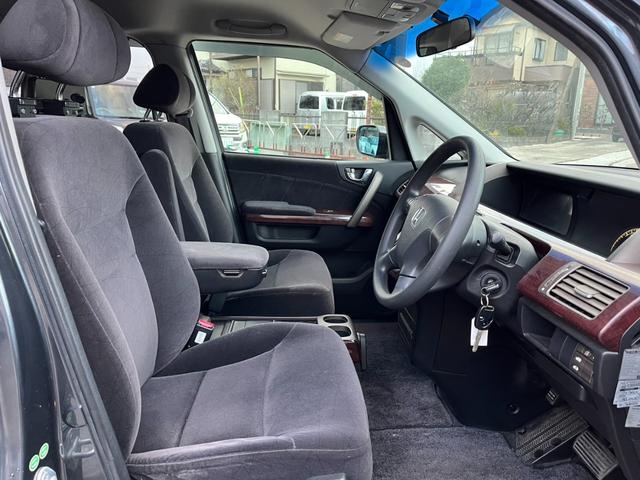 エリシオン ＨＤＤナビエディション　両側スライド・片側電動　オートライト　ＨＩＤ　キーレスエントリー　３列シート　ＡＴ　アルミホイール　盗難防止システム　衝突安全ボディ　ＡＢＳ　エアコン　パワーステアリング（26枚目）