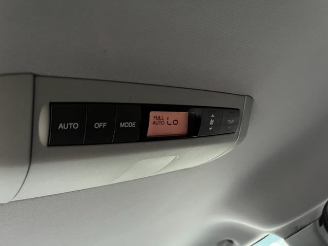 エリシオン ＨＤＤナビエディション　両側スライド・片側電動　オートライト　ＨＩＤ　キーレスエントリー　３列シート　ＡＴ　アルミホイール　盗難防止システム　衝突安全ボディ　ＡＢＳ　エアコン　パワーステアリング（29枚目）