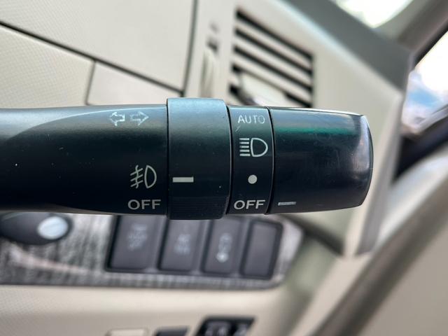 エスティマハイブリッド G 4WD 福祉車輌 ナビ TV オートクルーズコントロール 両側電動スライドドア オートライト HID スマートキー 電動格納ミラー 後席モニター 3列シート(11枚目)