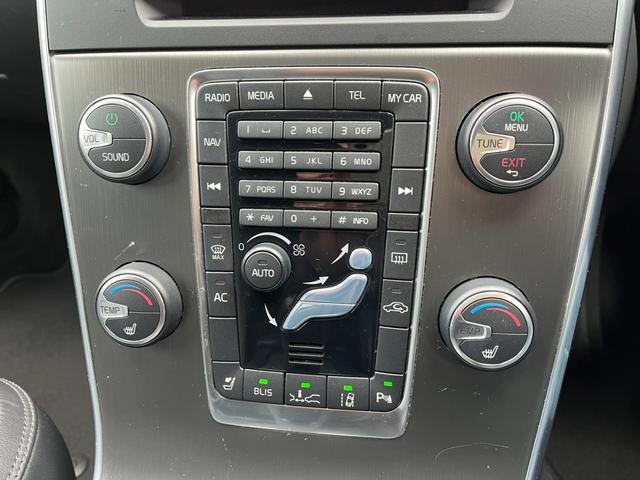V60 T4 ナビ TV クリアランスソナー オートクルーズコントロール アルミホイール オートライト シートヒーター AT 盗難防止システム ABS CD USB ミュージックプレイヤー接続可(6枚目)