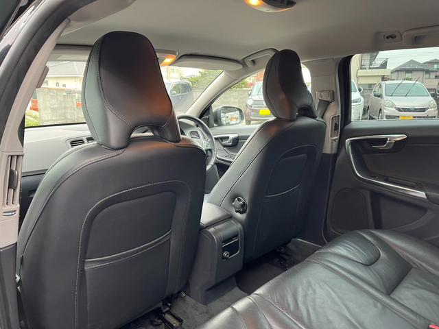 V60 T4 ナビ TV クリアランスソナー オートクルーズコントロール アルミホイール オートライト シートヒーター AT 盗難防止システム ABS CD USB ミュージックプレイヤー接続可(10枚目)