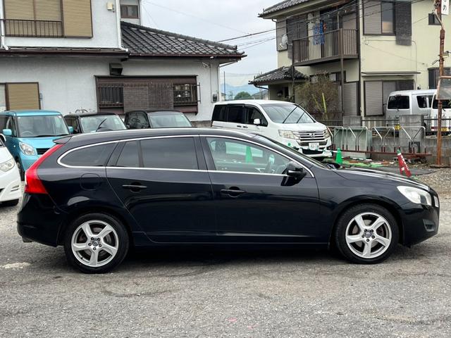 V60 T4 ナビ TV クリアランスソナー オートクルーズコントロール アルミホイール オートライト シートヒーター AT 盗難防止システム ABS CD USB ミュージックプレイヤー接続可(14枚目)