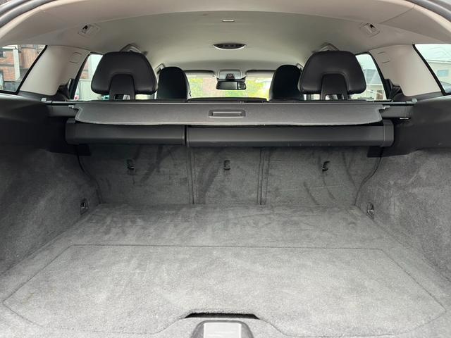 V60 T4 ナビ TV クリアランスソナー オートクルーズコントロール アルミホイール オートライト シートヒーター AT 盗難防止システム ABS CD USB ミュージックプレイヤー接続可(19枚目)
