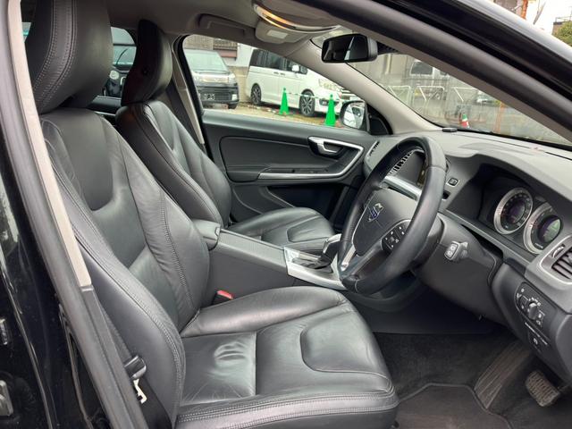 V60 T4 ナビ TV クリアランスソナー オートクルーズコントロール アルミホイール オートライト シートヒーター AT 盗難防止システム ABS CD USB ミュージックプレイヤー接続可(23枚目)