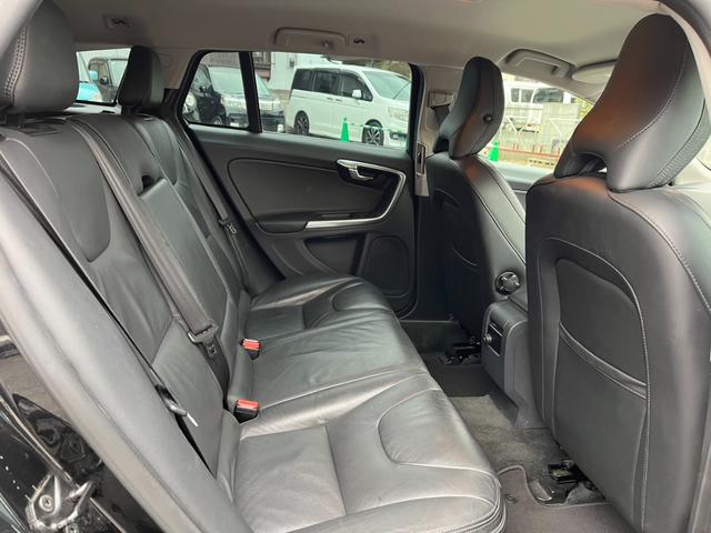 V60 T4 ナビ TV クリアランスソナー オートクルーズコントロール アルミホイール オートライト シートヒーター AT 盗難防止システム ABS CD USB ミュージックプレイヤー接続可(26枚目)