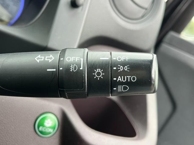 N-WGNカスタム G 4WD バックカメラ TV オートライト HID スマートキー アイドリングストップ ベンチシート CVT 盗難防止システム ABS ESC CD USB アルミホイール 衝突安全ボディ エアコン(6枚目)