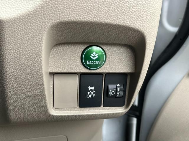 Ｎ－ＯＮＥ Ｇ　４ＷＤ　スマートキー　アイドリングストップ　ベンチシート　ＣＶＴ　盗難防止システム　ＡＢＳ　ＥＳＣ　ＣＤ　ミュージックプレイヤー接続可　衝突安全ボディ　エアコン　パワーステアリング（6枚目）