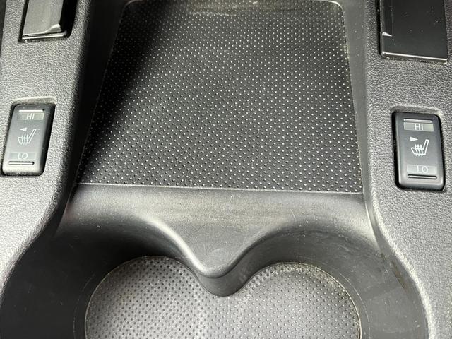 リーフ X バックカメラ オートクルーズコントロール アルミホイール オートライト スマートキー CVT 盗難防止システム 衝突安全ボディ ABS ESC エアコン パワーステアリング(6枚目)