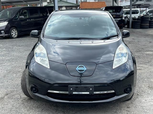 リーフ X バックカメラ オートクルーズコントロール アルミホイール オートライト スマートキー CVT 盗難防止システム 衝突安全ボディ ABS ESC エアコン パワーステアリング(12枚目)