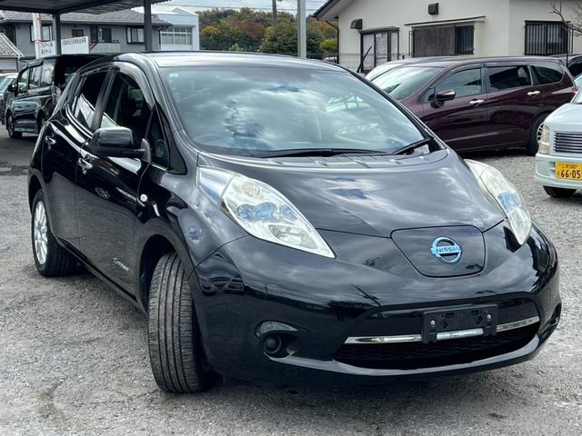 リーフ X バックカメラ オートクルーズコントロール アルミホイール オートライト スマートキー CVT 盗難防止システム 衝突安全ボディ ABS ESC エアコン パワーステアリング(13枚目)