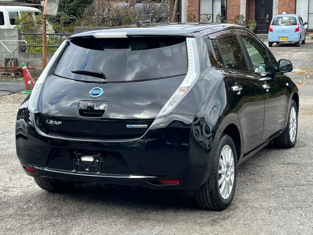 リーフ X バックカメラ オートクルーズコントロール アルミホイール オートライト スマートキー CVT 盗難防止システム 衝突安全ボディ ABS ESC エアコン パワーステアリング(15枚目)