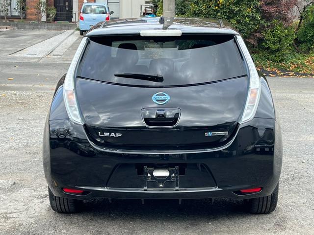 リーフ X バックカメラ オートクルーズコントロール アルミホイール オートライト スマートキー CVT 盗難防止システム 衝突安全ボディ ABS ESC エアコン パワーステアリング(16枚目)