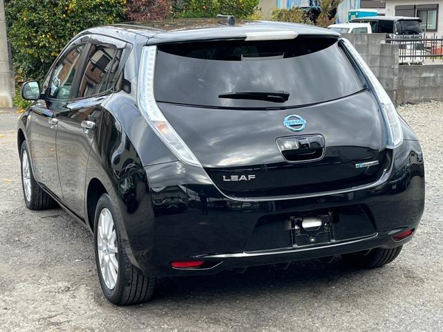リーフ X バックカメラ オートクルーズコントロール アルミホイール オートライト スマートキー CVT 盗難防止システム 衝突安全ボディ ABS ESC エアコン パワーステアリング(17枚目)