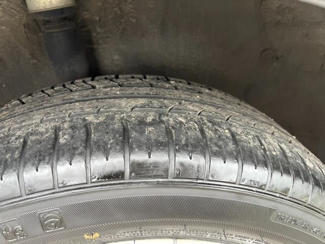 リーフ X バックカメラ オートクルーズコントロール アルミホイール オートライト スマートキー CVT 盗難防止システム 衝突安全ボディ ABS ESC エアコン パワーステアリング(23枚目)