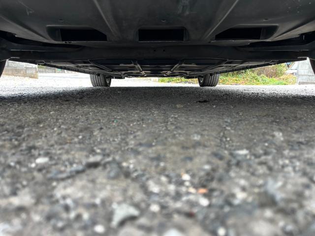 リーフ X バックカメラ オートクルーズコントロール アルミホイール オートライト スマートキー CVT 盗難防止システム 衝突安全ボディ ABS ESC エアコン パワーステアリング(27枚目)