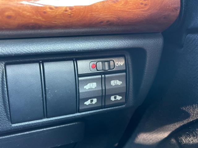 エリシオンプレステージ Ｓ　ＨＤＤナビスペシャルパッケージ　バックカメラ　ナビ　両側電動スライドドア　ＨＩＤ　キーレスエントリー　３列シート　ＡＴ　盗難防止システム　衝突安全ボディ　ＡＢＳ　エアコン　パワーステアリング　パワーウィンドウ（5枚目）