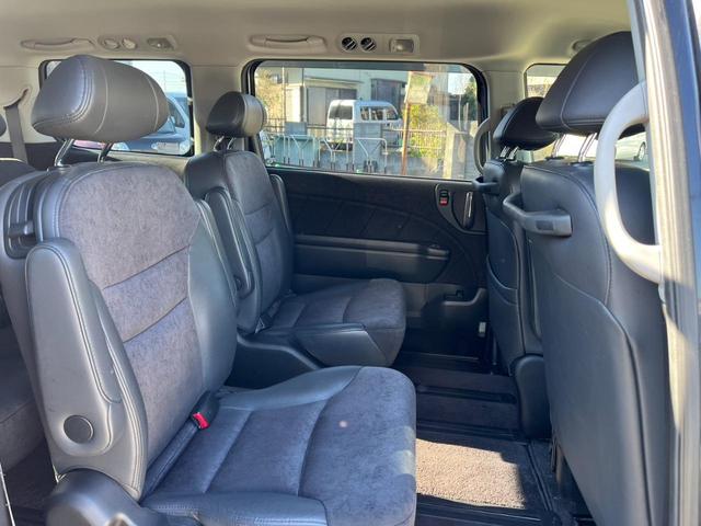 エリシオンプレステージ Ｓ　ＨＤＤナビスペシャルパッケージ　バックカメラ　ナビ　両側電動スライドドア　ＨＩＤ　キーレスエントリー　３列シート　ＡＴ　盗難防止システム　衝突安全ボディ　ＡＢＳ　エアコン　パワーステアリング　パワーウィンドウ（8枚目）