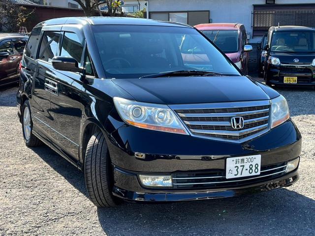 エリシオンプレステージ Ｓ　ＨＤＤナビスペシャルパッケージ　バックカメラ　ナビ　両側電動スライドドア　ＨＩＤ　キーレスエントリー　３列シート　ＡＴ　盗難防止システム　衝突安全ボディ　ＡＢＳ　エアコン　パワーステアリング　パワーウィンドウ（12枚目）