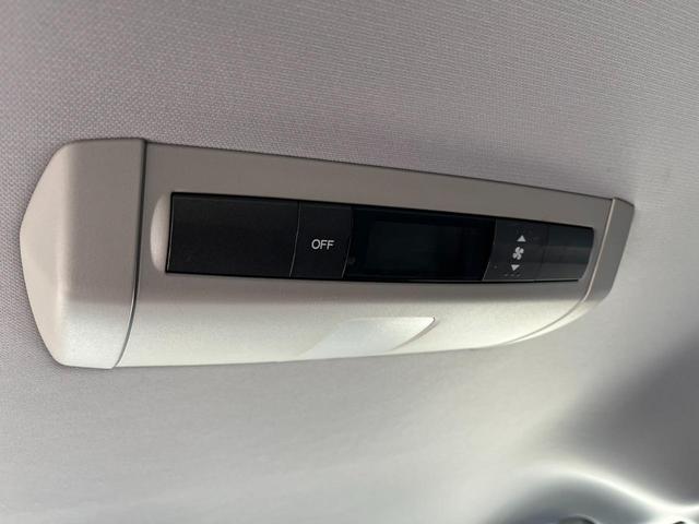 エリシオンプレステージ Ｓ　ＨＤＤナビスペシャルパッケージ　バックカメラ　ナビ　両側電動スライドドア　ＨＩＤ　キーレスエントリー　３列シート　ＡＴ　盗難防止システム　衝突安全ボディ　ＡＢＳ　エアコン　パワーステアリング　パワーウィンドウ（21枚目）
