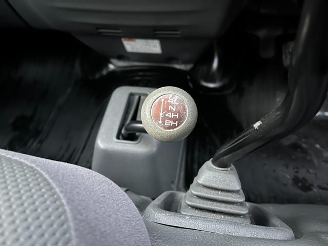 バネットバン ＣＤ　４ＷＤ　スライドドア　ＭＴ　エアコン　運転席エアバッグ（4枚目）