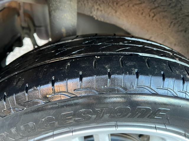 ムーヴ カスタム　Ｘ　ＨＩＤ　スマートキー　ベンチシート　ＣＶＴ　盗難防止システム　ＡＢＳ　ＣＤ　アルミホイール　衝突安全ボディ　エアコン　パワーステアリング　パワーウィンドウ（21枚目）