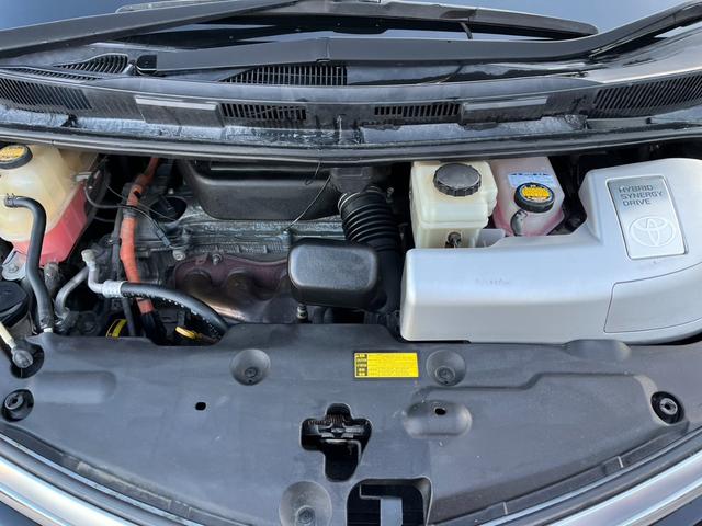 エスティマハイブリッド Ｇ　４ＷＤ　バックカメラ　フロントカメラ　ナビ　ＴＶ　オートクルーズコントロール　両側電動スライドドア　オートライト　ＨＩＤ　スマートキー　電動格納ミラー　シートヒーター　３列シート（20枚目）