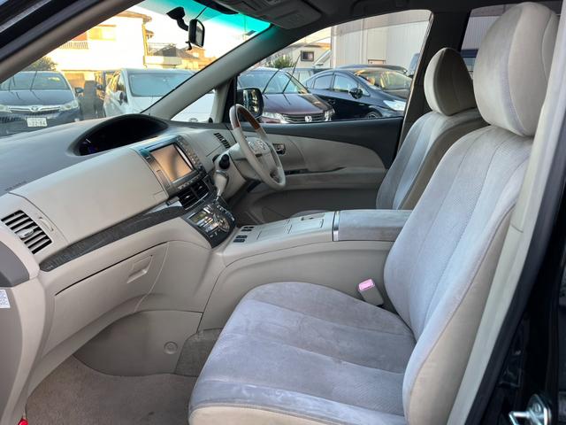 エスティマハイブリッド Ｇ　４ＷＤ　バックカメラ　フロントカメラ　ナビ　ＴＶ　オートクルーズコントロール　両側電動スライドドア　オートライト　ＨＩＤ　スマートキー　電動格納ミラー　シートヒーター　３列シート（23枚目）