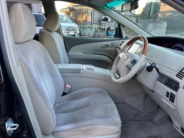 エスティマハイブリッド Ｇ　４ＷＤ　バックカメラ　フロントカメラ　ナビ　ＴＶ　オートクルーズコントロール　両側電動スライドドア　オートライト　ＨＩＤ　スマートキー　電動格納ミラー　シートヒーター　３列シート（24枚目）