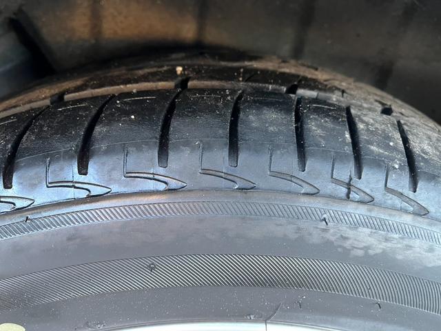 エスティマハイブリッド Ｇ　４ＷＤ　バックカメラ　フロントカメラ　ナビ　ＴＶ　オートクルーズコントロール　両側電動スライドドア　オートライト　ＨＩＤ　スマートキー　電動格納ミラー　シートヒーター　３列シート（32枚目）