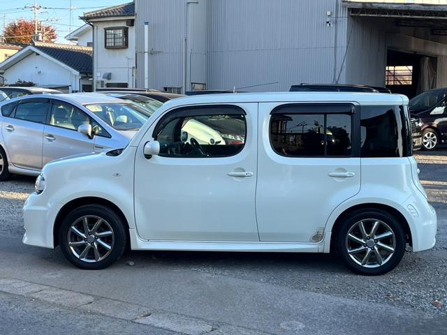 キューブ ライダー　ナビ　ＴＶ　スマートキー　電動格納ミラー　ベンチシート　ＣＶＴ　アルミホイール　ＣＤ　ＵＳＢ　ミュージックプレイヤー接続可　盗難防止システム　衝突安全ボディ　ＡＢＳ　エアコン　パワーステアリング（15枚目）